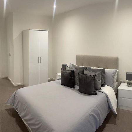 Immaculate 2Bed Apartment In London- City Views Екстериор снимка