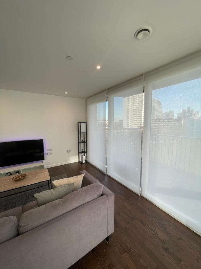 Immaculate 2Bed Apartment In London- City Views Екстериор снимка