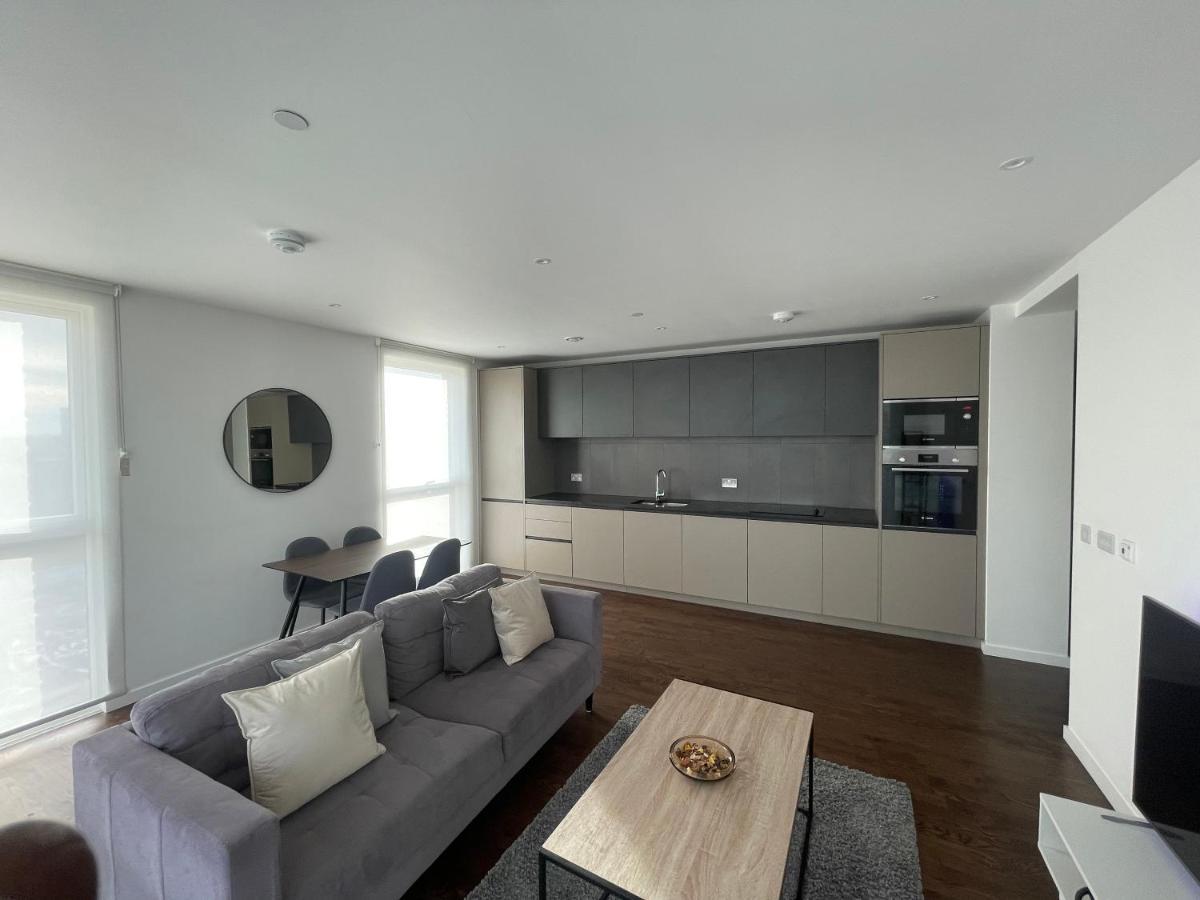 Immaculate 2Bed Apartment In London- City Views Екстериор снимка