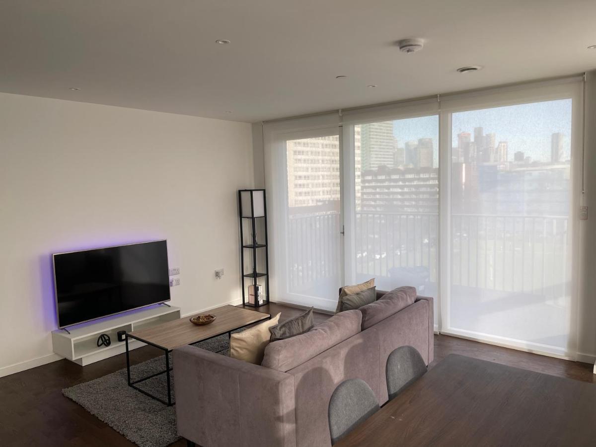 Immaculate 2Bed Apartment In London- City Views Екстериор снимка