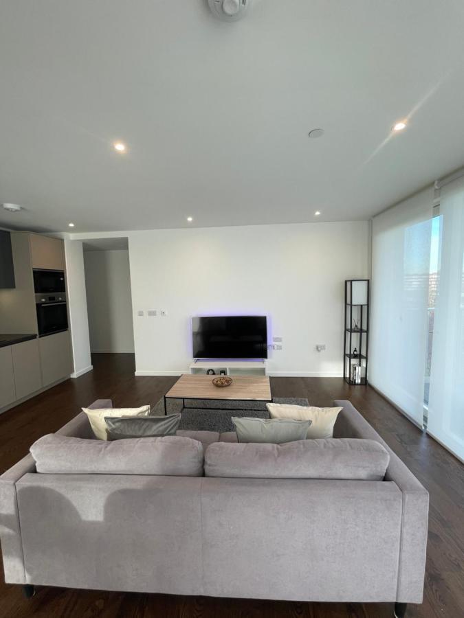 Immaculate 2Bed Apartment In London- City Views Екстериор снимка