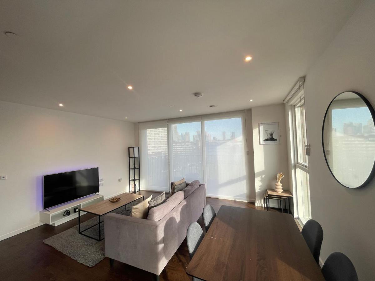 Immaculate 2Bed Apartment In London- City Views Екстериор снимка