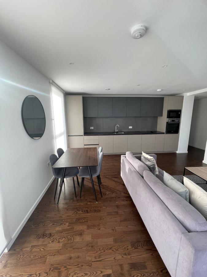 Immaculate 2Bed Apartment In London- City Views Екстериор снимка