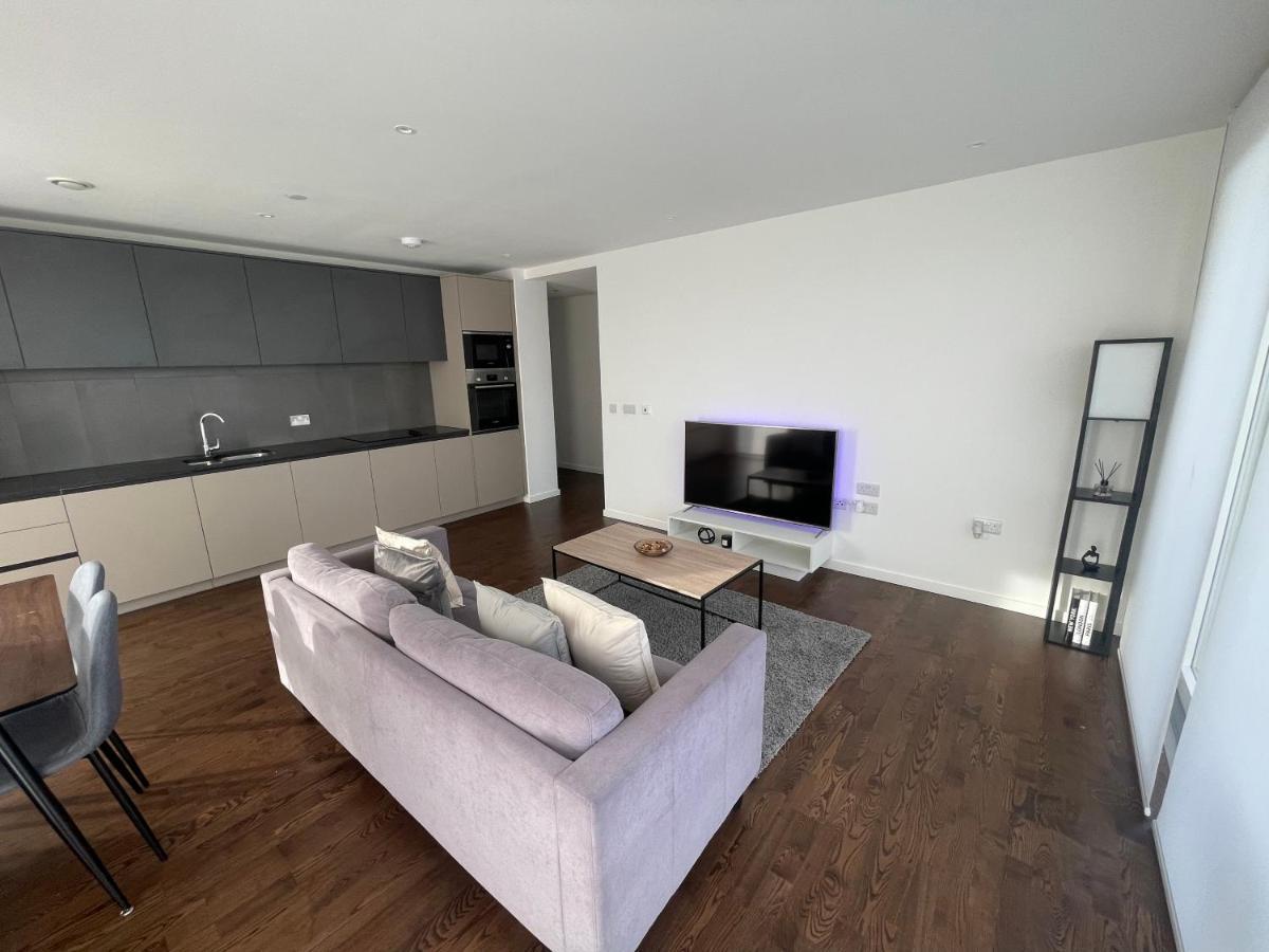 Immaculate 2Bed Apartment In London- City Views Екстериор снимка