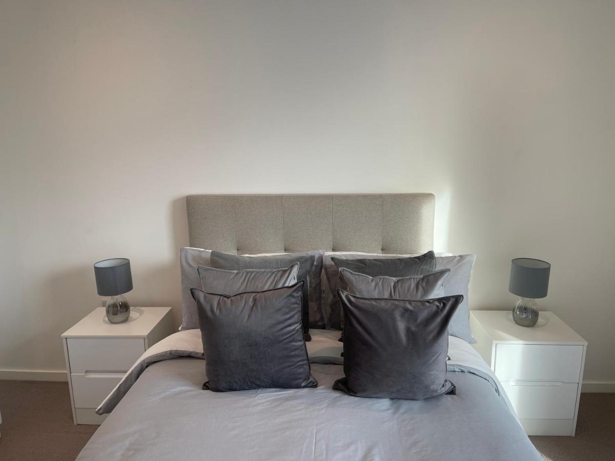 Immaculate 2Bed Apartment In London- City Views Екстериор снимка