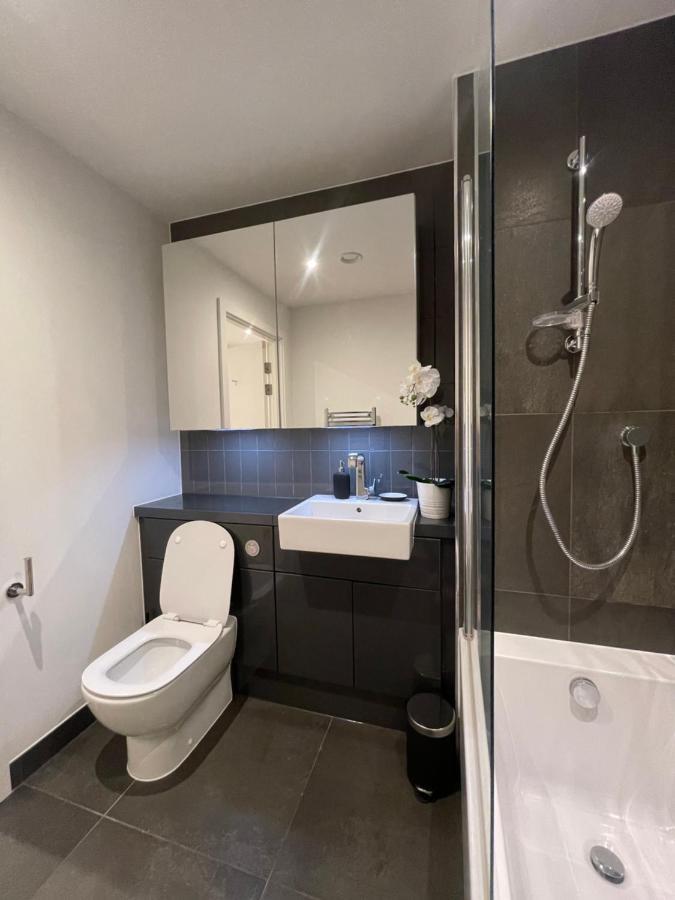 Immaculate 2Bed Apartment In London- City Views Екстериор снимка