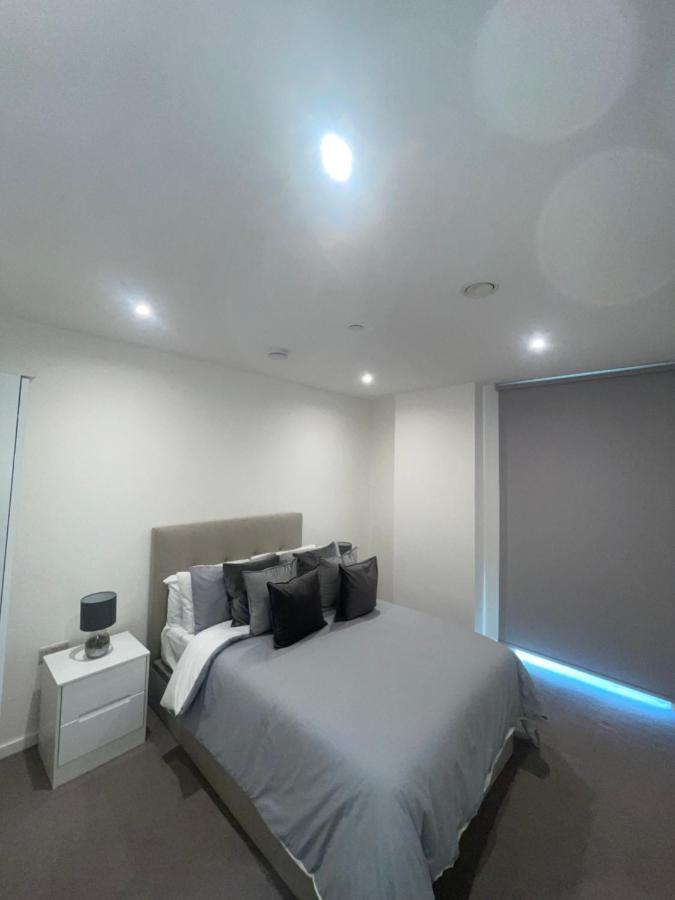 Immaculate 2Bed Apartment In London- City Views Екстериор снимка