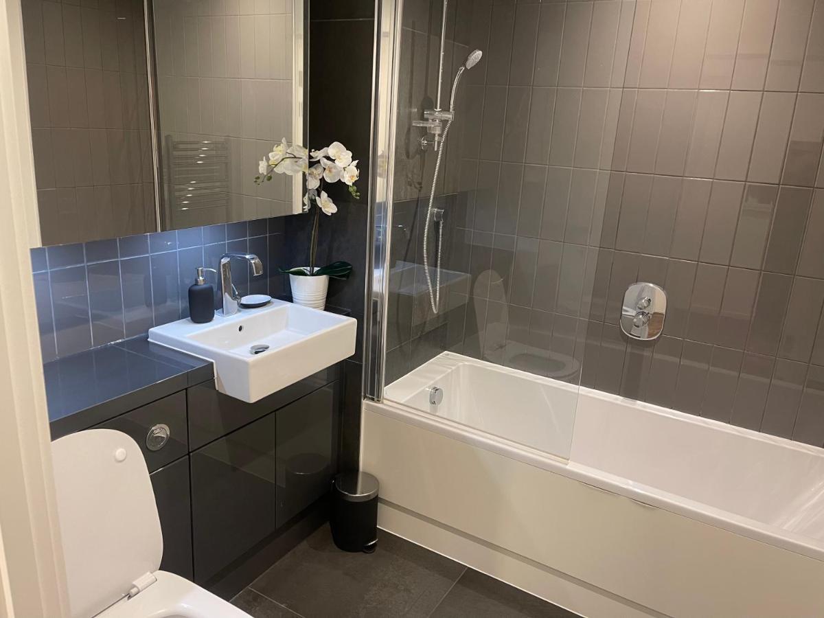 Immaculate 2Bed Apartment In London- City Views Екстериор снимка